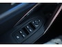 BMW X1 sDrive20i M Sport Panodak Led koplampen Camera Shadowline Stuur- en stoelverwarming 19 Inch Velgen