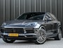 Porsche Cayenne Coupé 3.0 E-Hybrid | NL Auto | Dealer Onderhouden | 18-Wegs Memory Seats | Panoramadak | 360 Camera | Luchtvering | Bose | Sport Chrono | Stoelventilatie | Stuur verwarmd | Soft Close | Trekhaak |