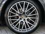 Porsche Cayenne Coupé 3.0 E-Hybrid | NL Auto | Dealer Onderhouden | 18-Wegs Memory Seats | Panoramadak | 360 Camera | Luchtvering | Bose | Sport Chrono | Stoelventilatie | Stuur verwarmd | Soft Close | Trekhaak |