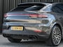 Porsche Cayenne Coupé 3.0 E-Hybrid | NL Auto | Dealer Onderhouden | 18-Wegs Memory Seats | Panoramadak | 360 Camera | Luchtvering | Bose | Sport Chrono | Stoelventilatie | Stuur verwarmd | Soft Close | Trekhaak |