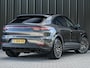 Porsche Cayenne Coupé 3.0 E-Hybrid | NL Auto | Dealer Onderhouden | 18-Wegs Memory Seats | Panoramadak | 360 Camera | Luchtvering | Bose | Sport Chrono | Stoelventilatie | Stuur verwarmd | Soft Close | Trekhaak |