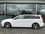 Volvo V70 2.0 T4 Classic Edition Automaat | Rijklaar incl garantie | Achterspoiler Standkachel Trekhaak Xenon