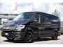 Volkswagen Crafter 35 2.0 TDI L3H2 Black Edition Camera, Cruise, Carplay, LED, Stoelverwarming, 177pk, Automaat, Clima, Trekhaak, Voorruit verwarming, Uniek!