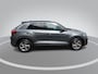 Volkswagen T-Roc 1.5TSI/150PK R-Line DSG · Trekhaak · Camera · Stoelverwarming · Navigatie · Apple/Android Car Play · Garantie t/m 29-04-2025