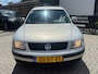 Volkswagen Passat Variant 1.8-5V Trendline | lange apk | trekhaak | airco | cruise !!