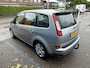Ford C-Max Focus 1.8-16V Trend Inruilauto’s tegen vaste prijzen. Voor meer info: 0638140850 Bij de verkoop van gebruikte voertuigen door CD-Cars wordt geen standaard garantie verstrekt. De koper aanvaardt het voertuig in de staat waarin het zich bevindt op het moment van aankoop