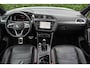 Volkswagen Tiguan 1.5 TSI R-Line Business+ / 1e eig. / pano-dak / zwart leer / adaptieve cruise control / R-line / trekhaak