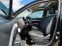 Mitsubishi Outlander 2.0 PHEV Instyle Automaat | SOH 99,4% | Schuif-/Kanteldak | Leder | Camera | Navi | Clima | Trekhaak | PDC |