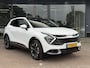 Kia Sportage 1.6 T-GDi Plug-in Hybrid AWD DynamicPlusLine PANORAMADAK | CAMERA | ELEKTRISCH VERSTELBARE STOELEN | STOELVERWARMING | STUURVERWARMING | NAVIGATIE | ALCANTARA INTERIEUR | LED | DODEHOEK DETECTIE | APPLE CARPLAY / ANDROID AUTO | ADAPTIEVE CRUISECONTROL | AFNEEMBARE TREKHAAK |
