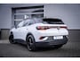 Volkswagen ID.4 Pro Limited Edition | 'App-Connect' draadloze smartphone integratie | Achterbank in ongelijke delen neerklapbaar incl. middenarmsteun en doorlaadmogelijkheid | Afstandscontrolesysteem (Front Assist), met voetgangers- en fietsersherkenning