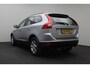 Volvo XC60 2.0T Kinetic 2011 NAP | 1e eigenaar | Navigatie | Cruise control | Climate control | Bluetooth | Lederen bekleding | Parkeersensoren | Lichtmetaal | 2 sleutels | Youngtimer