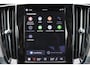Volvo S60 Recharge T6 AWD Plus Dark - Intellisafe Assist & Surround - Panorama/Schuifdak - Harman Kardon Audio - Elektr. bedienb. voorstellen met geheugen - Verwarmbare voorstoelen, stuurwiel en achterbank - Parkeercamera achter - Parkeersensoren voor & achter - 19 inch wielen