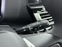 Citroën E-C4X Ë-C4 X EV Feel 50kWh 136pk | Accu 98% | Navigatie via Apple Carplay / Android Auto | Climate Control | Cruise Control | Parkeersensoren | Armsteun | Led koplampen | Adaptief demping systeem | Bluetooth | DAB+ radio | Volledig digitaal instrumentenpaneel | 18" lichtmetalen velgen |