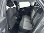 Citroën E-C4X Ë-C4 X EV Feel 50kWh 136pk | Accu 98% | Navigatie via Apple Carplay / Android Auto | Climate Control | Cruise Control | Parkeersensoren | Armsteun | Led koplampen | Adaptief demping systeem | Bluetooth | DAB+ radio | Volledig digitaal instrumentenpaneel | 18" lichtmetalen velgen |