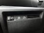 Citroën E-C4X Ë-C4 X EV Feel 50kWh 136pk | Accu 98% | Navigatie via Apple Carplay / Android Auto | Climate Control | Cruise Control | Parkeersensoren | Armsteun | Led koplampen | Adaptief demping systeem | Bluetooth | DAB+ radio | Volledig digitaal instrumentenpaneel | 18" lichtmetalen velgen |