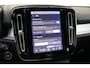 Volvo XC40 B4 200PK Black Edition Plus | Achterbank verwarmd | Afwijkende dakkleur | Apple Carplay/Android Auto|telefoonintegratie premium