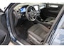 Volvo XC40 B4 200PK Black Edition Plus | Achterbank verwarmd | Afwijkende dakkleur | Apple Carplay/Android Auto|telefoonintegratie premium