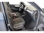 Volvo XC40 B4 200PK Black Edition Plus | Achterbank verwarmd | Afwijkende dakkleur | Apple Carplay/Android Auto|telefoonintegratie premium