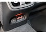 Volvo XC40 B4 200PK Black Edition Plus | Achterbank verwarmd | Afwijkende dakkleur | Apple Carplay/Android Auto|telefoonintegratie premium