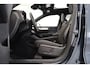 Volvo XC40 B4 200PK Black Edition Plus | Achterbank verwarmd | Afwijkende dakkleur | Apple Carplay/Android Auto|telefoonintegratie premium