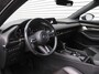 Mazda 3 2.0 e-SkyActiv-G M Hybrid 122 Luxury | Trekhaak | Stuur-/stoelverwarming | Leer | 360 Camera | Stoelgeheugen | 18" LM | HUD | LED | Cruise adapt. |