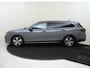 Volkswagen Passat Variant 1.5 eHybrid Business | SoH 100% | Trekhaak | Parkeerassistent | Head-up display | Dodehoek detectie | Massagefunctie voorstoelen | Navigatie | Leder/alcantara bekleding |