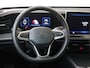 Volkswagen Passat Variant 1.5 eHybrid Business | SoH 100% | Trekhaak | Parkeerassistent | Head-up display | Dodehoek detectie | Massagefunctie voorstoelen | Navigatie | Leder/alcantara bekleding |