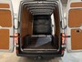 Volkswagen Crafter 35 2.0 TDI L3H3 140 PK Automaat / Euro 6 / Trekhaak 3.000 KG / Airco / Cruise Control / PDC / CarPlay / Navigatie / 3-Zits / 49.350 KM !!