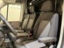 Volkswagen Crafter 35 2.0 TDI L3H3 140 PK Automaat / Euro 6 / Trekhaak 3.000 KG / Airco / Cruise Control / PDC / CarPlay / Navigatie / 3-Zits / 49.350 KM !!