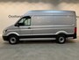 Volkswagen Crafter 35 2.0 TDI L3H3 140 PK Automaat / Euro 6 / Trekhaak 3.000 KG / Airco / Cruise Control / PDC / CarPlay / Navigatie / 3-Zits / 49.350 KM !!