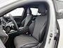 Mercedes-Benz E-klasse Estate 300 e Luxury Line Plug-In Hybride Trekhaak | Rijassistentiepakket plus | Parkeerpakket met 360°-camera | Distronic | Sfeerverlichting. Inclusief 24 maanden Mercedes-Benz Certified garantie voor Europa.