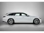Mercedes-Benz E-klasse Estate 300 e Luxury Line Plug-In Hybride Trekhaak | Rijassistentiepakket plus | Parkeerpakket met 360°-camera | Distronic | Sfeerverlichting. Inclusief 24 maanden Mercedes-Benz Certified garantie voor Europa.