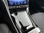 Mercedes-Benz C-klasse 180 Luxury Line | Achteruitrijcamera | Trekhaak | Dodehoekassistent | Sfeerverlichting | Inclusief 24 maanden MB Certified garantie voor Europa.