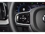 Volvo XC60 Hybride AWD Plus Black Edition | Luchtvering | Bowers & Wilkins | Panoramadak | 360° Camera | Stoel + Stuur Verwarmd |