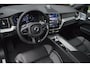 Volvo XC60 Hybride AWD Plus Black Edition | Luchtvering | Bowers & Wilkins | Panoramadak | 360° Camera | Stoel + Stuur Verwarmd |