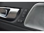 Volvo XC60 Hybride AWD Plus Black Edition | Luchtvering | Bowers & Wilkins | Panoramadak | 360° Camera | Stoel + Stuur Verwarmd |