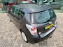 Toyota Verso 1.8 VVT-i Luxe, 7-persoons, dealer onderhouden