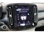 Volvo XC40 2.0 B4 Plus Dark | Achterbank verwarmd | All seasonbanden | Apple Carplay/Android Auto|telefoonintegratie premium