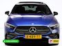 Mercedes-Benz A-klasse 250 e AMG Line | Pano dak | Stoelverw. | Cruise | 19"all season | Sfeerverlichting | Climate control | Navigatie