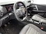 Citroën C4 Feel 130pk | Navigatie | Achteruitrijcamera | Climate Control | Cruise Control | Parkeersensoren | Keyless | Armsteun | Led koplampen | Regensensor | Automatisch dimlicht | Elektrisch inklapbare spiegels | Apple Carplay / Android Auto | Bluetooth | DAB+ radio | Adaptief demping systeem | Half lederen comfortstoelen | Dealeronderhouden |
