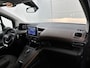 Peugeot Rifter GT 130pk Automaat | Navigatie via Apple Carplay / Android Auto | Achteruitrijcamera | Climate Control | Cruise Control | Parkeersensoren v+a | Dodehoeksensor | Keyless | Elektrisch inklapbare spiegels | Bluetooth | DAB+ radio | Multifunctioneel lederen stuurwiel | Donker getint glas | Trekhaak | 2x Schuifdeur | 17" lichtmetalen velgen |