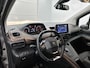 Peugeot Rifter GT 130pk Automaat | Navigatie via Apple Carplay / Android Auto | Achteruitrijcamera | Climate Control | Cruise Control | Parkeersensoren v+a | Dodehoeksensor | Keyless | Elektrisch inklapbare spiegels | Bluetooth | DAB+ radio | Multifunctioneel lederen stuurwiel | Donker getint glas | Trekhaak | 2x Schuifdeur | 17" lichtmetalen velgen |