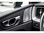 Volvo XC60 2.0 Recharge T8 AWD R-Design | Plug-in Hybrid (PHEV) | Trekhaak | Luchtvering | Lichtmetalen Velgen 22 inch | Bowers Wilkins Audio | Head-up Display | 360 Graden Camera | Black Pack | Panoramadak