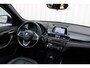 BMW X1 XDRIVE2.8I High Executive | Incl. 12 maanden garantie | Stoelverwarming | Cruise control | Climate control | Parkeercamera | Schuif/kantel dak | Elektrische achterklep | Memory seat | Navigatie | Bluetooth |