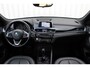 BMW X1 XDRIVE2.8I High Executive | Incl. 12 maanden garantie | Stoelverwarming | Cruise control | Climate control | Parkeercamera | Schuif/kantel dak | Elektrische achterklep | Memory seat | Navigatie | Bluetooth |