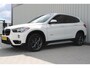 BMW X1 XDRIVE2.8I High Executive | Incl. 12 maanden garantie | Stoelverwarming | Cruise control | Climate control | Parkeercamera | Schuif/kantel dak | Elektrische achterklep | Memory seat | Navigatie | Bluetooth |