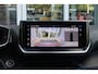 Peugeot 208 1.2 Hybrid 145PK AUTOMAAT GT | NAVIGATIE | DRAADLOZE APPLE CARPLAY/ANDROID AUTO | CAMERA VOOR + ACHTER | FULL LED KOPLAMPEN | LICHTMETALEN VELGEN 17" | DODEHOEK DETECTIE | DRAADLOZE TELEFOONLADER | KEYLESS ENTRY/START | DAB+ RADIO | ADAPTIVE CRUISE CONTROL | CLIMATE CONTROL |