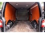 Volkswagen Transporter 2.0 TDI L2H1 Trendline Marge I Trekhaak I 3 Zits I Airco I Cruise I 17 Inch I Sidebars I NAP I PDC
