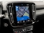 Volvo XC40 1.5 T4 Recharge Inscription 211Pk Automaat (APPLE CARPLAY, GROOT NAVI, STUUR/STOELVERWARMING, CAMERA, LEDER, KEYLESS, SPORTSTOELEN, GETINT GLAS, NIEUWSTAAT)