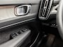 Volvo XC40 1.5 T4 Recharge Inscription 211Pk Automaat (APPLE CARPLAY, GROOT NAVI, STUUR/STOELVERWARMING, CAMERA, LEDER, KEYLESS, SPORTSTOELEN, GETINT GLAS, NIEUWSTAAT)